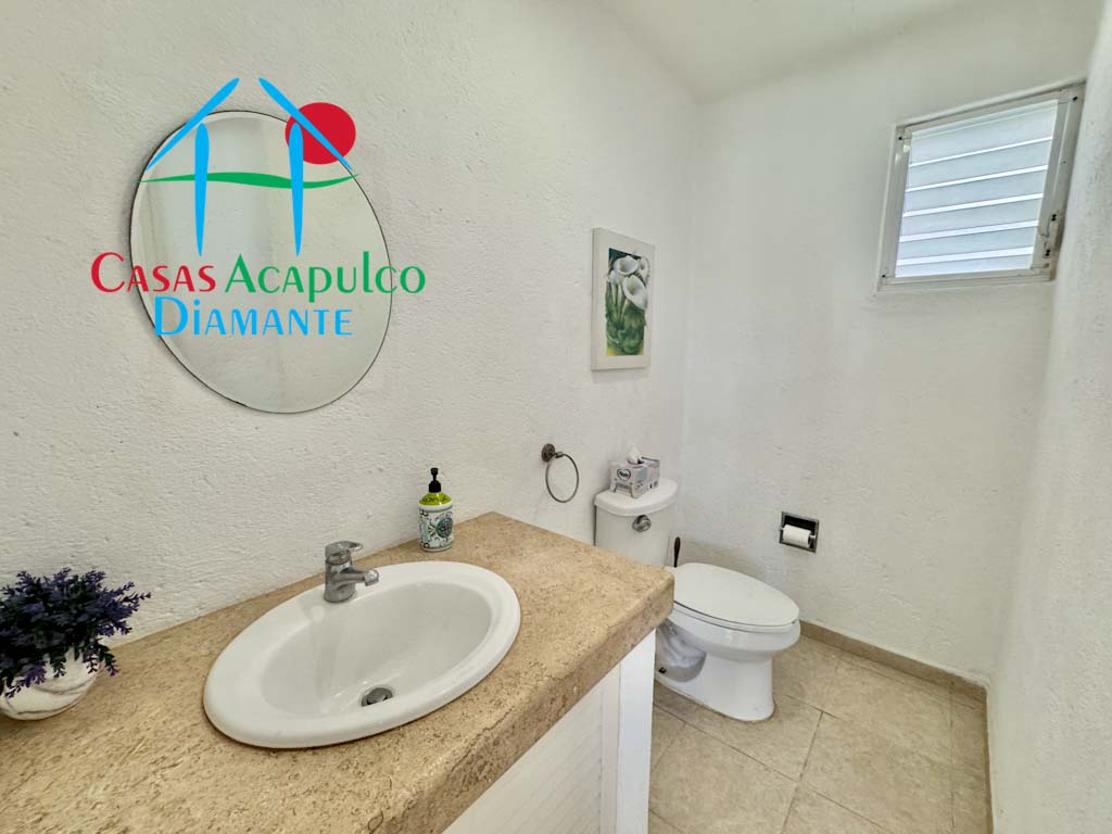 Xel-Ha 43 - Baño de visitas 1